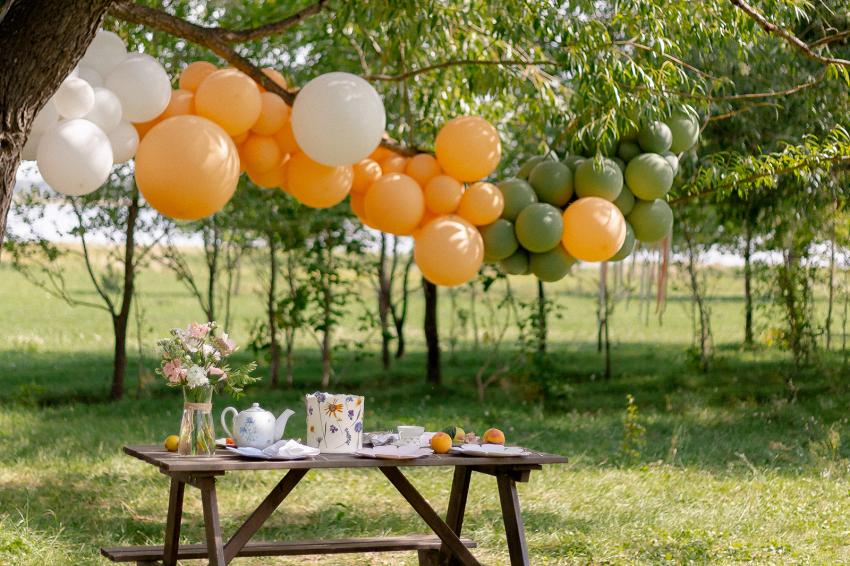 10 DIY Balloon Centerpiece Ideas for Every Occasion LoveToKnow