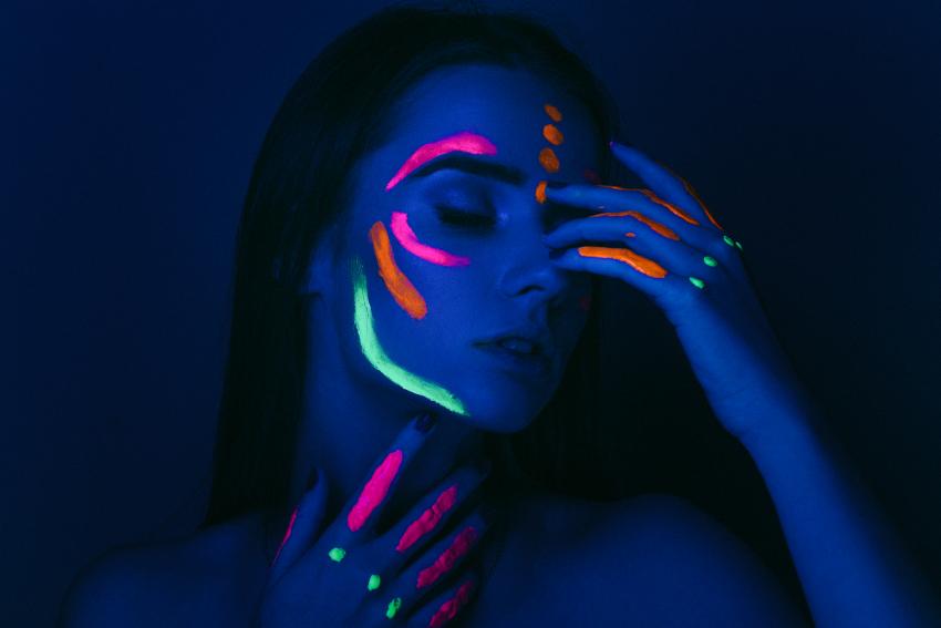 15 Neon Party Ideas Glowing With Pizzaz LoveToKnow