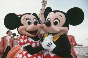 https://cf.ltkcdn.net/party/images/slide/333808-850x566-minnie-mickey-mouse-1355038238.jpg