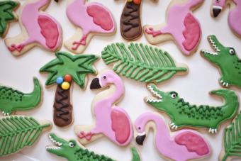 https://cf.ltkcdn.net/party/images/slide/336715-850x567-animal-cookies-914846582.jpg