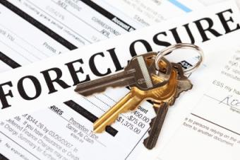 Freelance photographers can make money taking pictures of bank foreclosures.