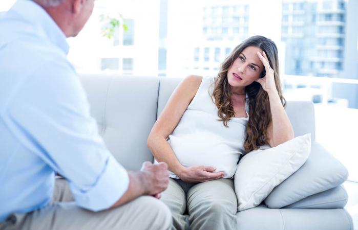 Depressed pregnant woman