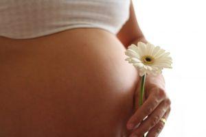 Explore the advantages of natural childbirth