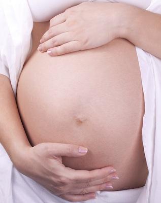 Measuring_uterus_pregnancy.jpg