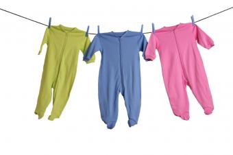 https://cf.ltkcdn.net/pregnancy/trimesters/images/slide/294990-847x564-baby-pajamas-on-clothesline.jpg