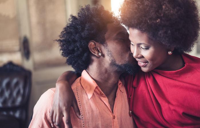 Pareja romántica felices