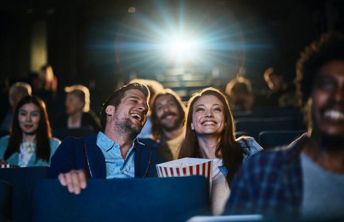 Pareja en el cine