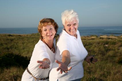 Senior_Girls_Outdoors.jpg