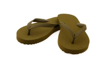 https://cf.ltkcdn.net/shoes/images/slide/28152-850x565-OliveFlipFlops.jpg