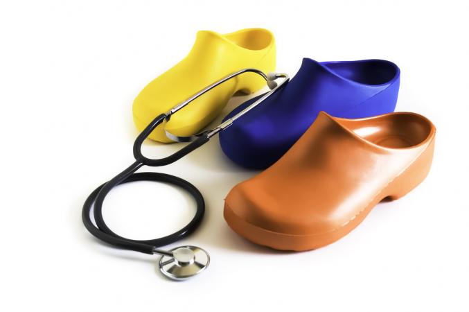 Nursing shoes