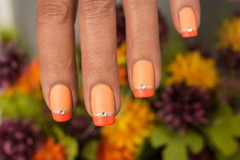 https://cf.ltkcdn.net/skincare/images/slide/281050-600x400-fall-nail-ideas-prom.jpg