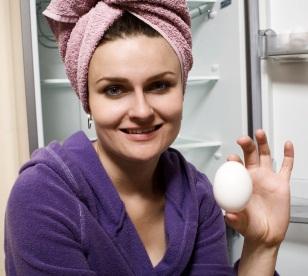 getting ready for an egg white face mask
