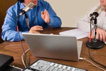 Podcastor conducting a live interview