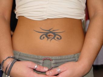 Navel tattoo