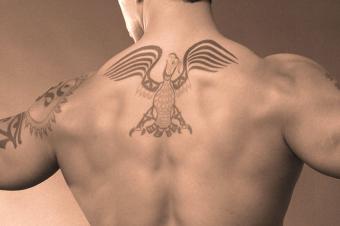 https://cf.ltkcdn.net/tattoos/images/slide/183609-850x566-eagle-tattoo-upper-back.jpg