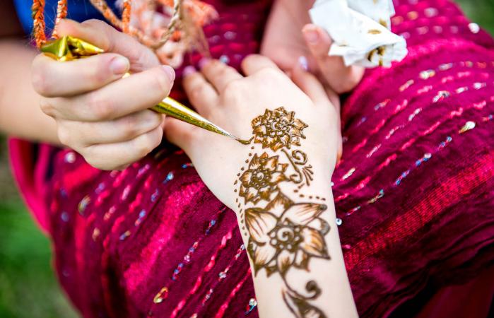 Diseño de tatuaje de henna árabe