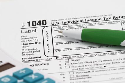 1040 tax form; © Ragsac19 | Dreamstime.com
