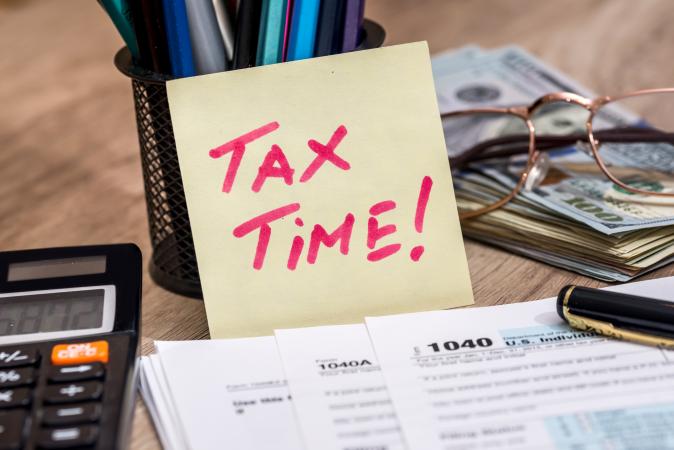 Tax return items with reminder note
