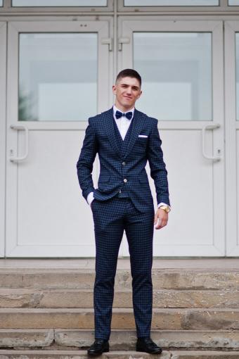 https://cf.ltkcdn.net/teens/images/slide/233136-567x850-11-prom-suit-ideas.jpg