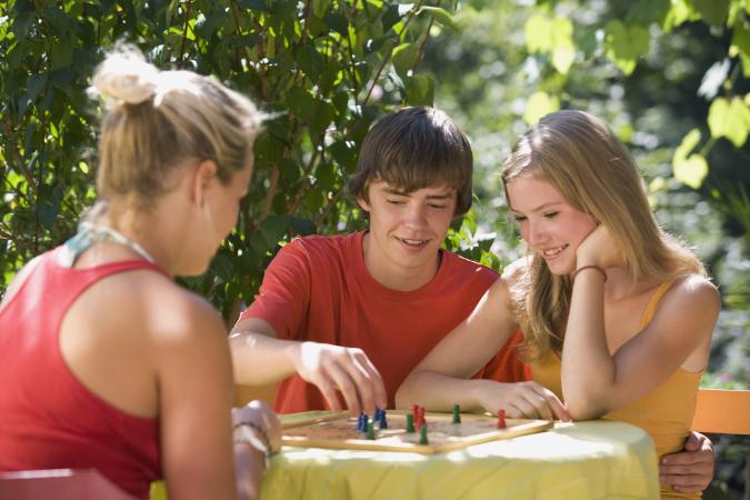 friends playing game