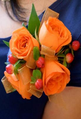 homecoming flowers for black dress