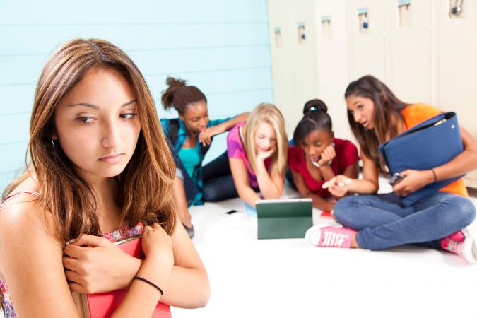Girl considering changing friend group