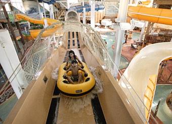 https://cf.ltkcdn.net/themeparks/images/slide/122730-555x400-indoorslide5.jpg