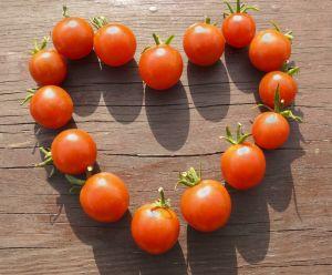Tomato_heart.jpg