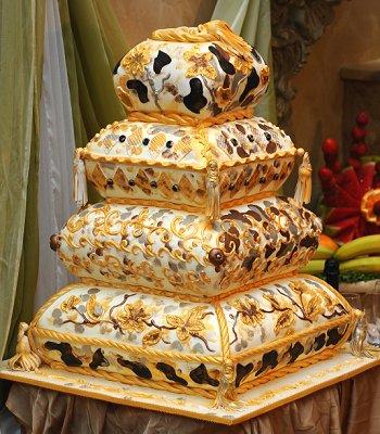 Gallery of Crazy Wedding Cakes | LoveToKnow If there is one thing that a gallery of crazy wedding cakes will show