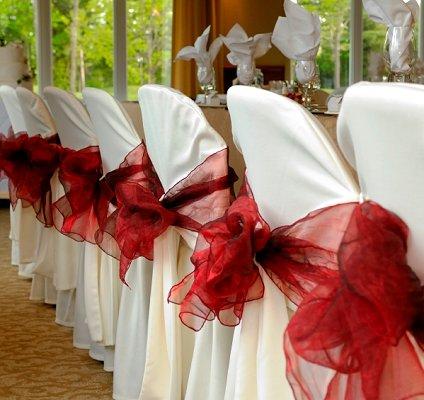 Table Setting For A Fall Wedding Lovetoknow Wedding Table Chairs With Deep Red Sashes