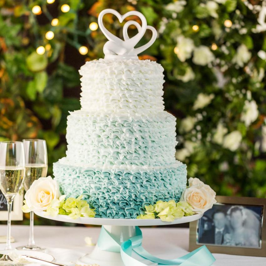 Images of ThreeTier Wedding Cakes LoveToKnow