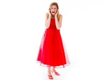 https://cf.ltkcdn.net/weddings/images/slide/194491-668x510-Red-prom-dress.jpg