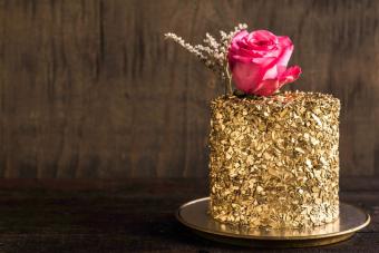 Edible gold cake favors