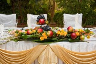 apple themed head table centerpiece