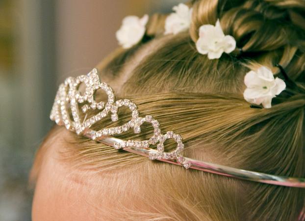 bridesmaid headdresses fresh flowers