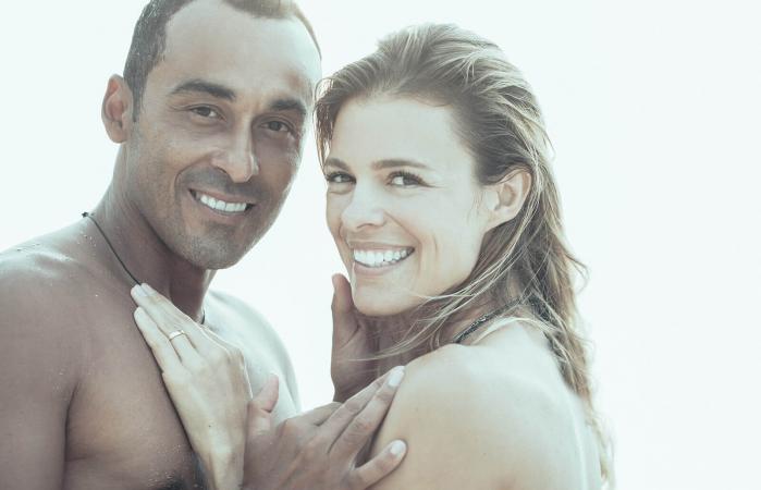 positive naked couple