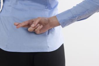 Signs of Lying in Body Language 