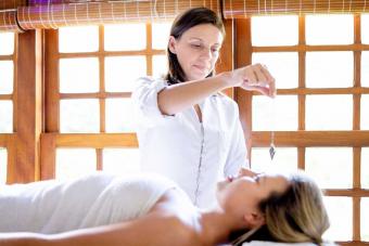 reiki treatment with crystal