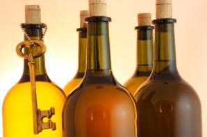 Old_wine_bottles_and_skeleton_key.jpg