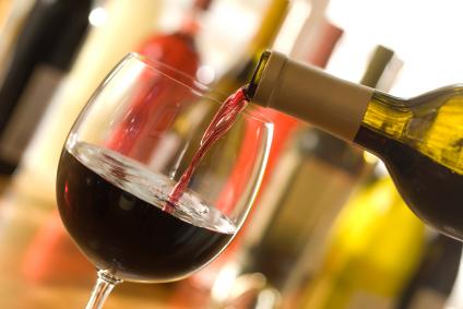 Red wine pour