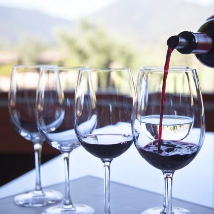 Red wine pour