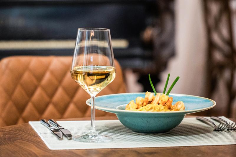 Best Wines to Use in Risotto (and Which to Avoid) LoveToKnow