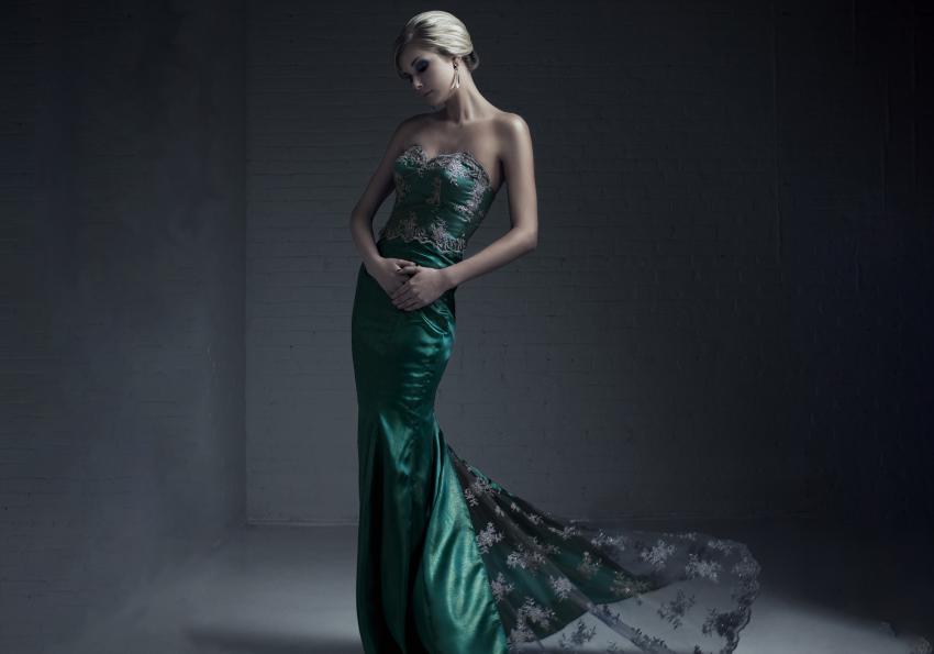 20 Pictures of Green Dresses in Flattering Shades | LoveToKnow