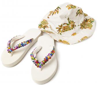 DIY decorated flipflops and floppy hat