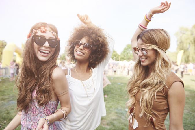 girls at summer festival