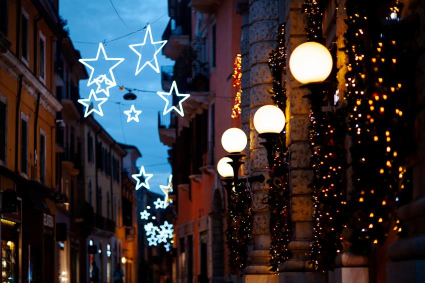 Gorgeous Italian Christmas Decorations to Inspire You | LoveToKnow
