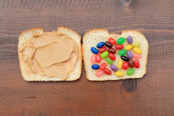 https://cf.ltkcdn.net/www/images/slide/345742-850x567-peanut-butter-and-jelly-bean-sandwich-618759710.jpg