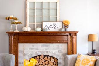 14 Fall Mantel Decor Ideas for Harvest Time & Spooky Season