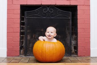 https://cf.ltkcdn.net/www/images/slide/347566-850x567-baby-in-hollowed-out-pumpkin-134225038.jpg