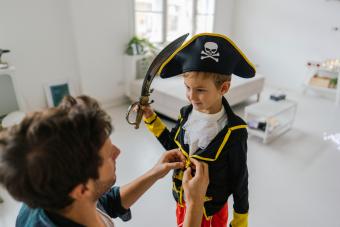 https://cf.ltkcdn.net/www/images/slide/347687-850x567-kid-dressed-as-a-pirate-1177823080.jpg